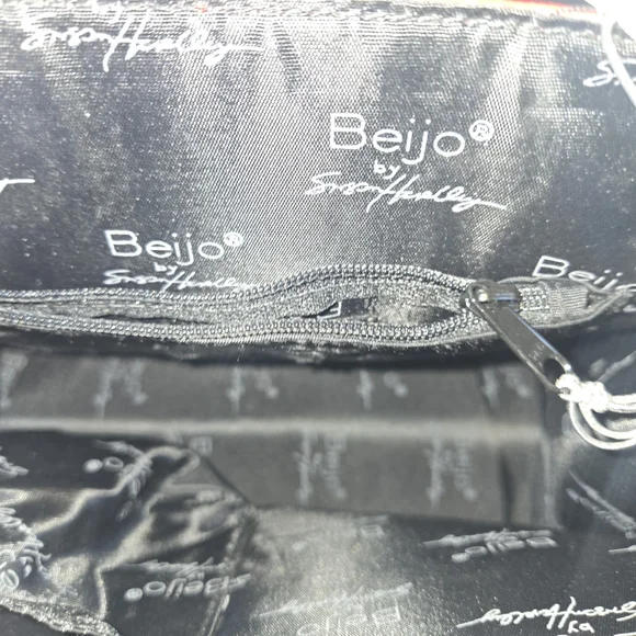 Beijo Shiny Red Shoulder Bag - Picture 5 of 6